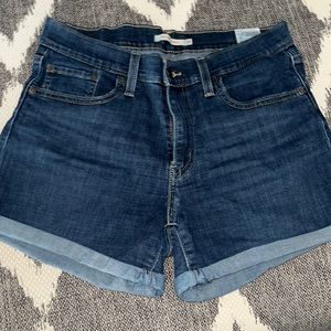 levi shorts